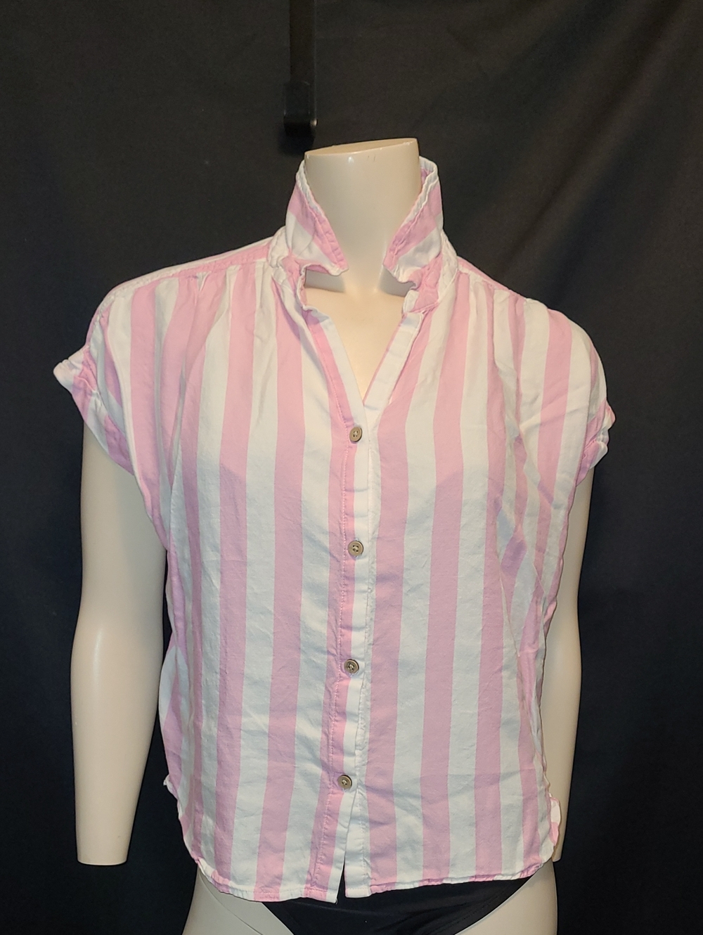 BeachLunchLounge Button-Down Shirt Size S